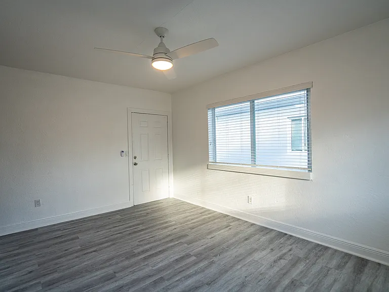 7315 Carlyle Ave #6 — Photo 12