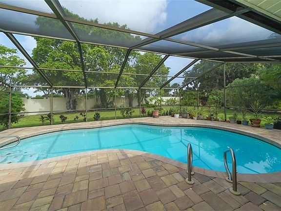 4th image of 6531 Waterford Cir