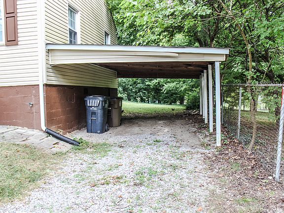 4th image of 2911 Denson Ave