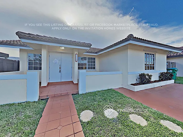 5920 SW 148th Ave — Photo 3