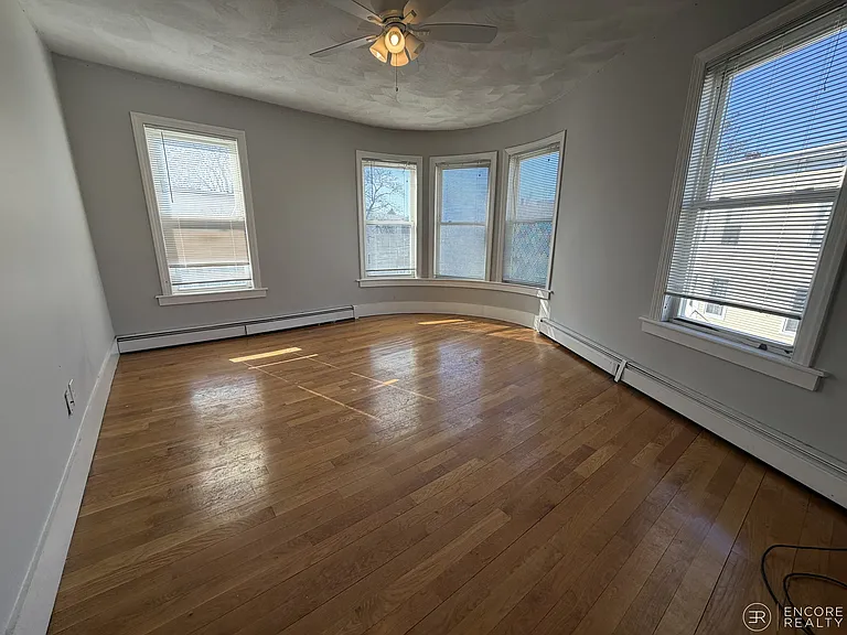 33 Portsmouth St #4R — Photo 3