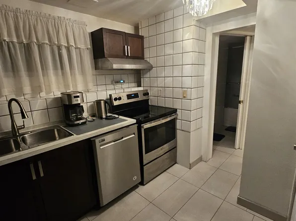 1112 Sprice Ave #Basement, Coquitlam, BC V3J 2P4