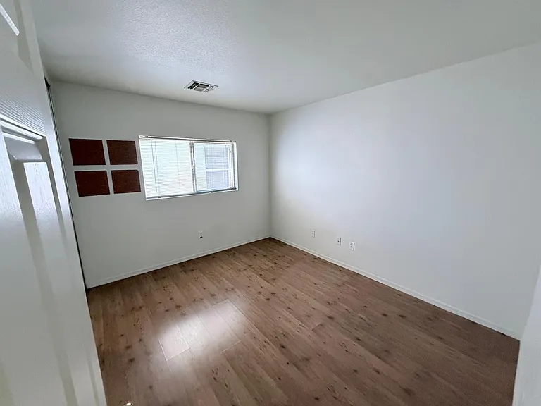1106 S Fresno Ct — Photo 5
