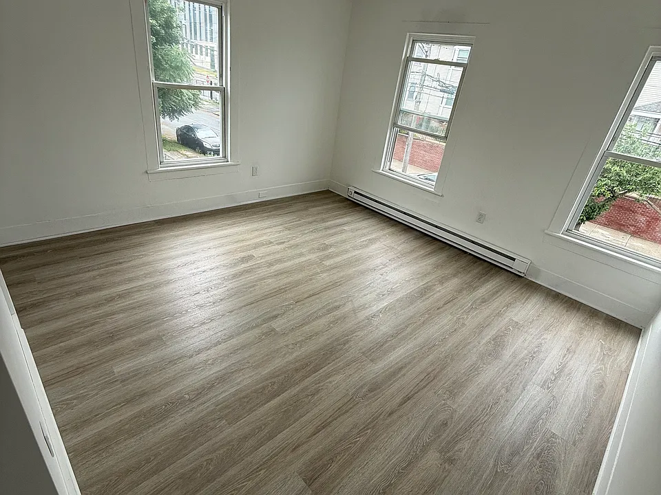 294 Broad St #2