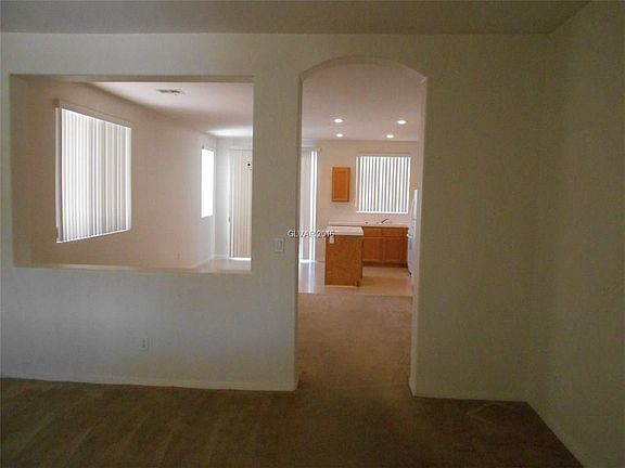 3rd image of 686 Fontayne Ave #0