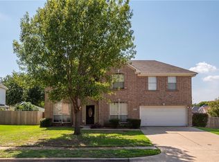4203 Debbie Dr, Grand Prairie, TX 75052