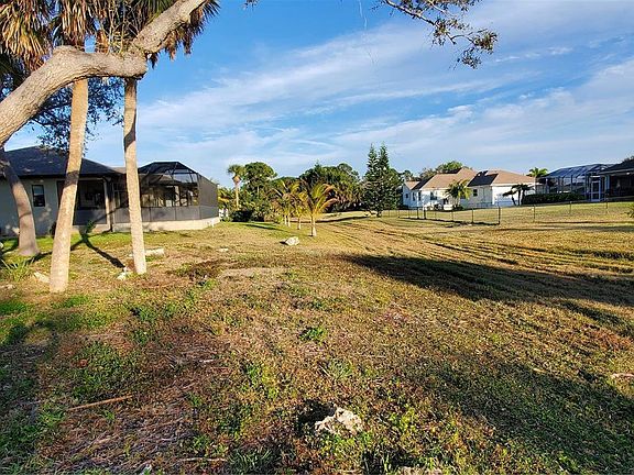 3rd image of 225 Long Meadow Ln