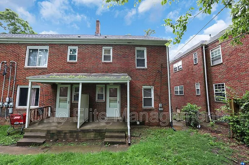 2 bed, 1.0 bath, $1,120 — Photo 2