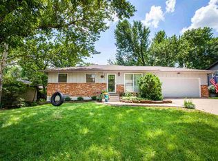 3221 Highland Cir, Manhattan, KS 66503
