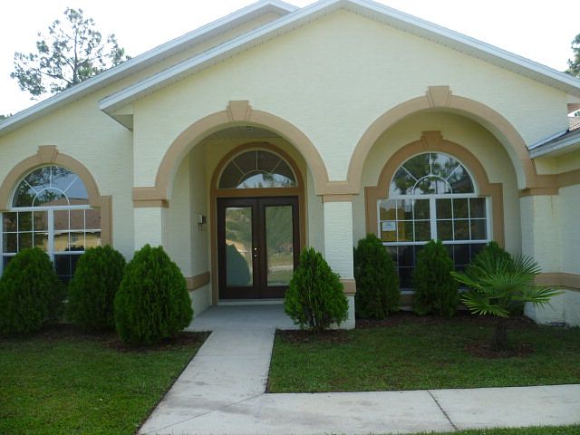1st image of 63 Round Thorn Dr