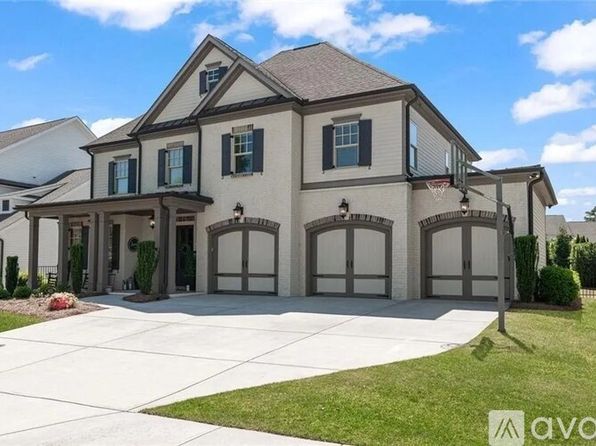 4425 Ivanhoe Walk