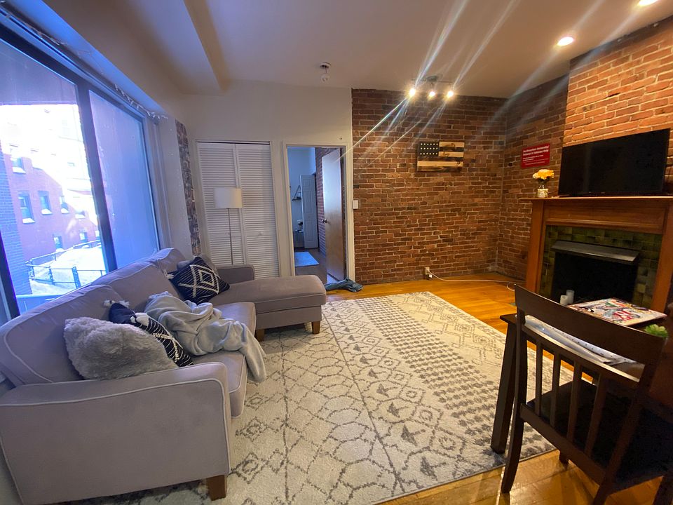 1st image of 111 Gainsborough St Unit 106