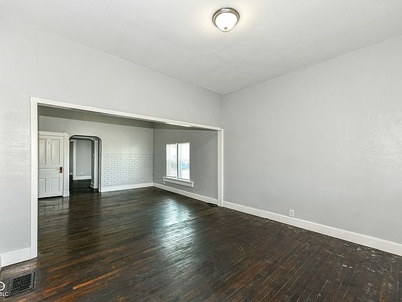 5th image of 22 S Belleview Pl