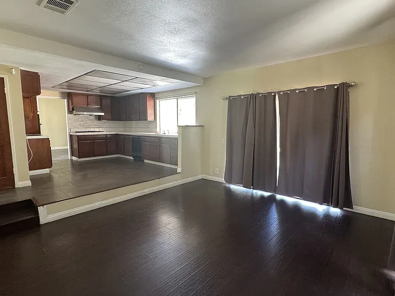 845 N Juarez St — Photo 7
