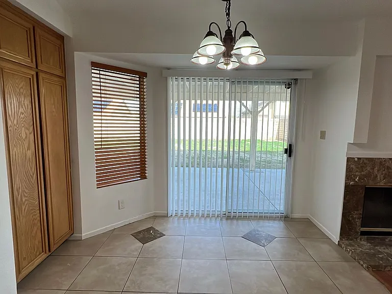 2121 Beechwood St — Photo 12