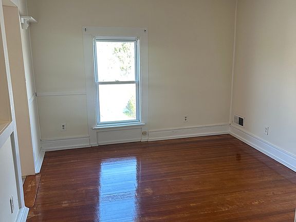 3rd image of 129 Main St #2W