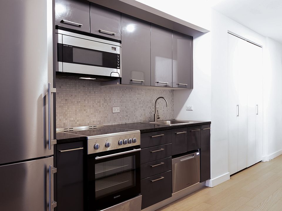 1st image of 20 Exchange Pl APT 1516
