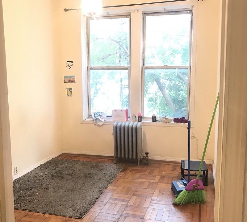 2nd image of 2332 28th St APT 2B