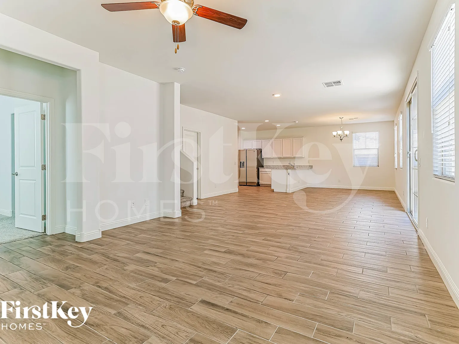 4 bed, 3.5 bath, 2222 sqft, $2,555 — Photo 2