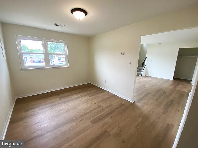 7707 Queens Park Rd — Photo 12
