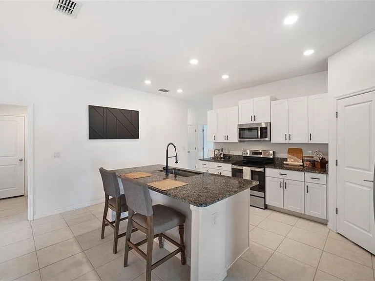 5517 Blue Azure Dr — Photo 6