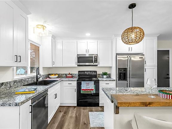 5th image of 11601 E 62nd St