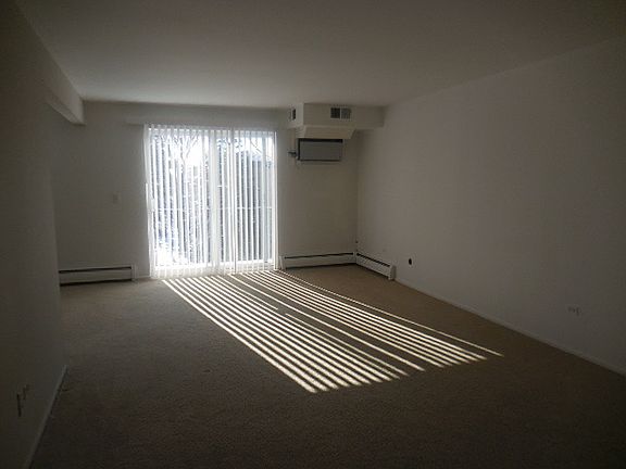 4th image of 2315 E Olive St APT 4G