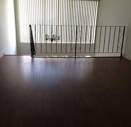 5th image of 1300 W 47th Pl APT 216B
