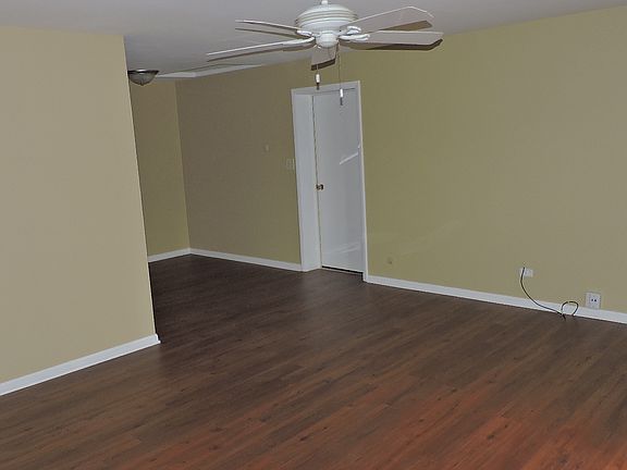 4th image of 1327 Forestdale Ct #1327
