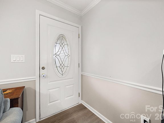 4th image of 1570 Springlake Rd