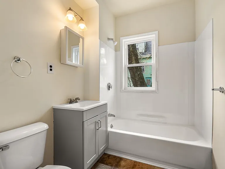 10 Royal St #1 — Photo 11