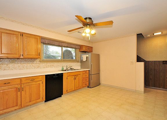 4th image of 419 N Idlewild Ave