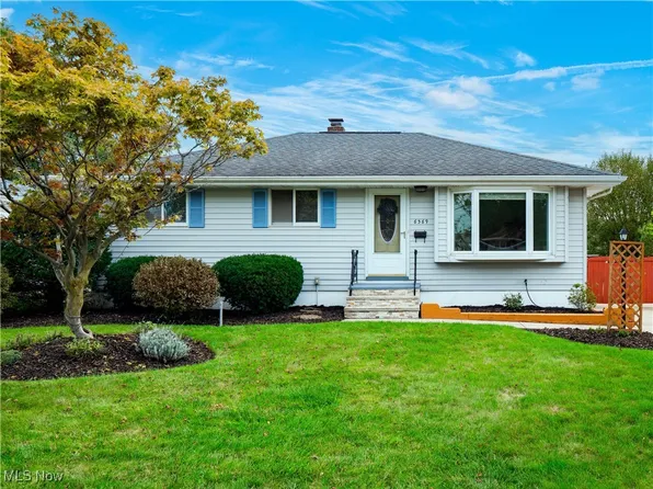 6369 Michael Dr, Brookpark, OH 44142