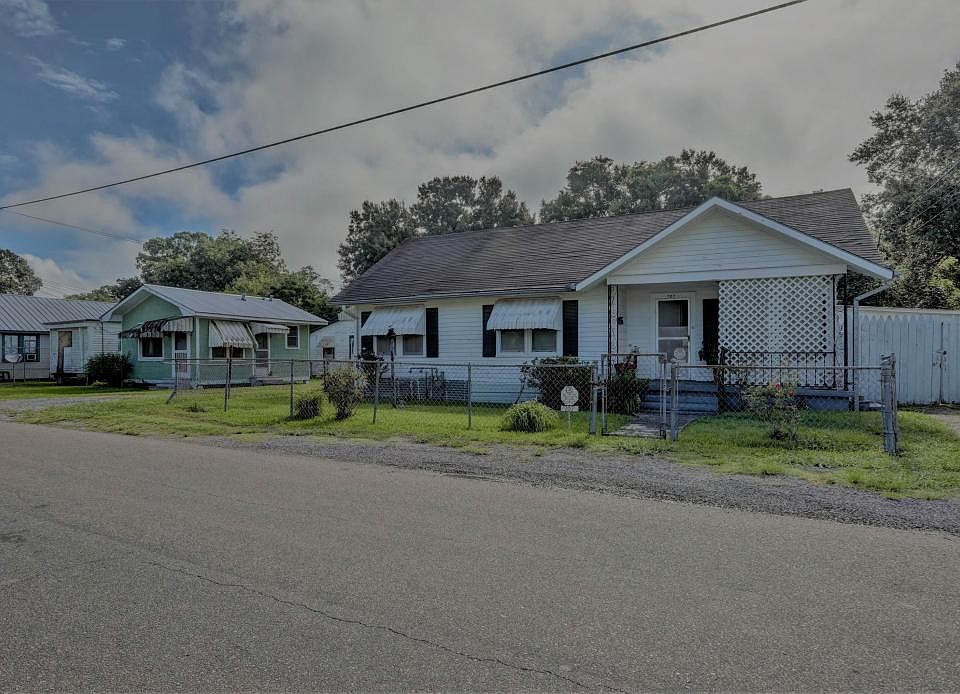 1st image of 707 S Louisiana St