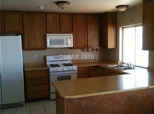 2nd image of 5611 Stingaree Cir
