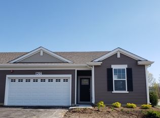 234 Sussex Ct, North Aurora, IL 60542