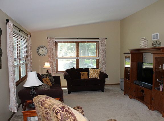 4th image of 325 Ozier Dr