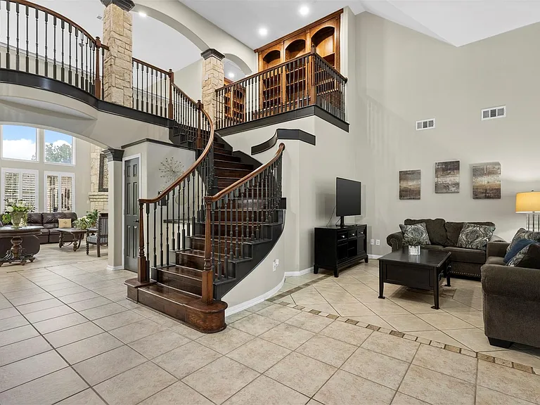 13923 Prospect Point Dr — Photo 8