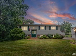 3200 Ridgeway Ave, Godfrey, IL 62035