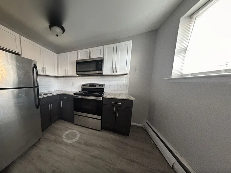 Ashland Apartments — Photo 4