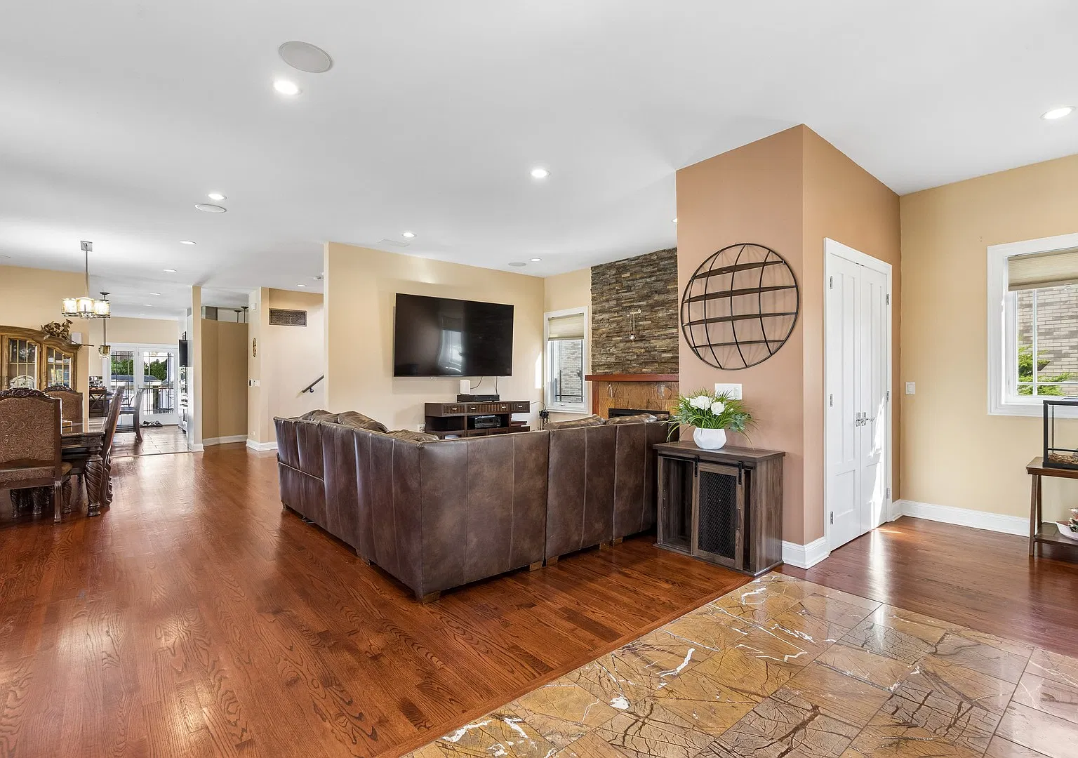 5 bed, 3400 sqft, $5,500 — Photo 4
