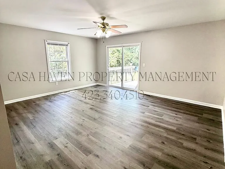 1522 Linden Ave — Photo 10