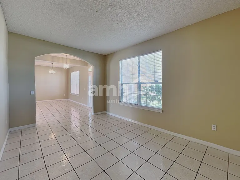 2505 Sherbrook Ln — Photo 8