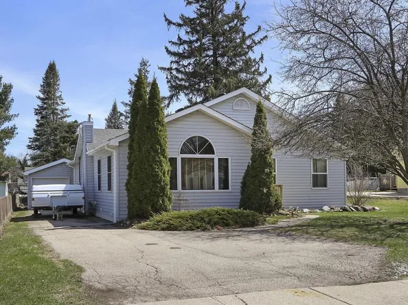 230 North 5th AVENUE, Walworth, WI 53184