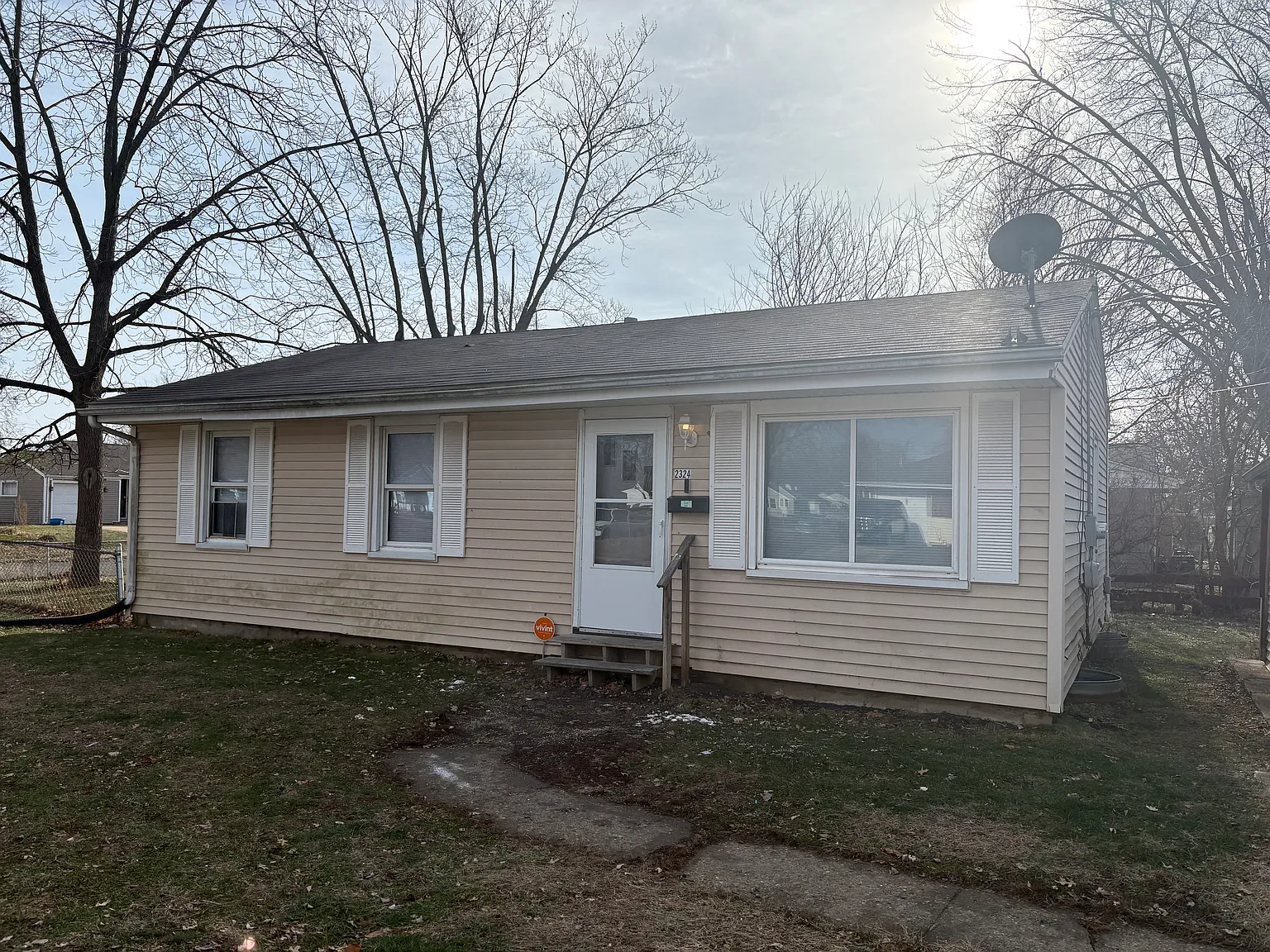 2324 W Gilbert Ave photo 1