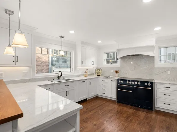 10 Bartlett St, Charlestown, MA 02129