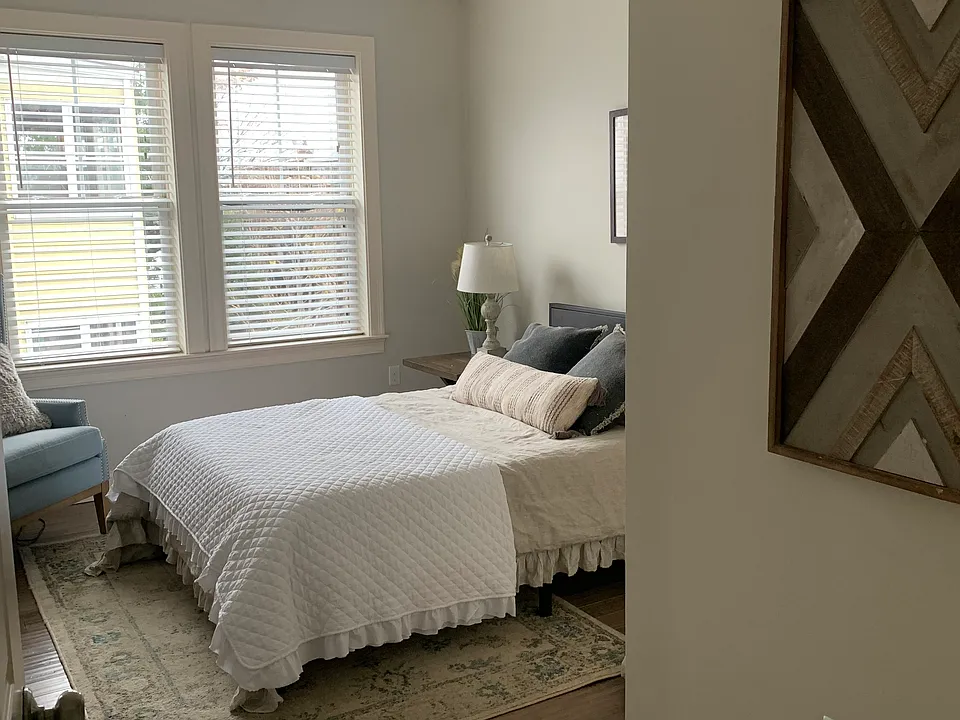 Furnished room for rent, full size bed