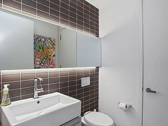 4th image of 100 Norfolk St #5C
