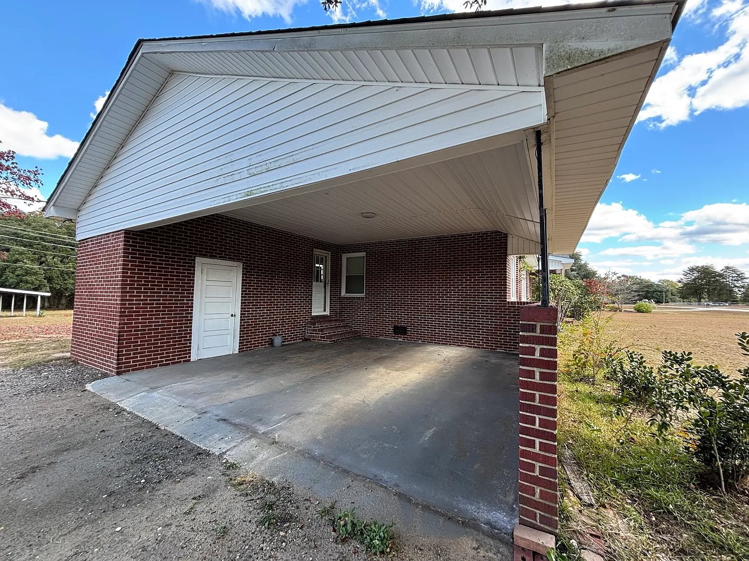 3 bed, 1665 sqft, $1,400 — Photo 3