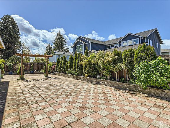 3rd image of 17702 Spruce Way